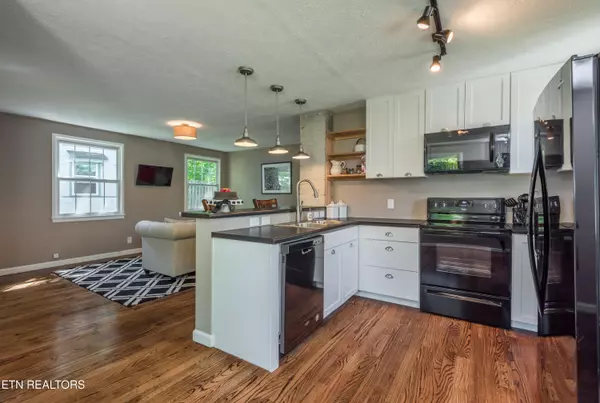 Knoxville, TN 37919,3957 Greenleaf Ave