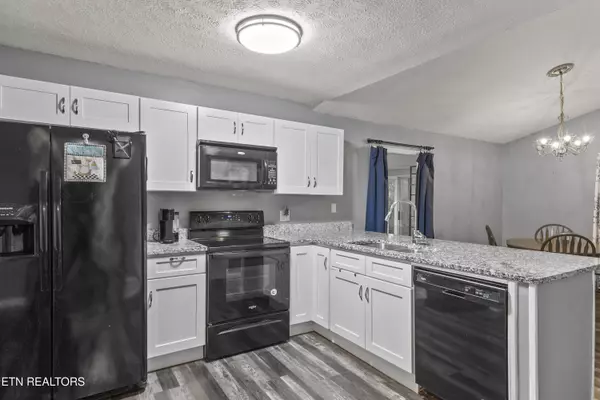 Crossville, TN 38572,8217 Cherokee Tr