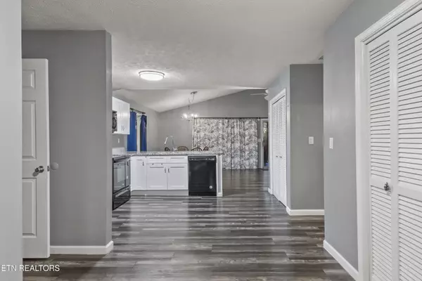 Crossville, TN 38572,8217 Cherokee Tr