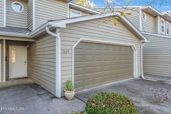 Knoxville, TN 37919,7829 Village DR