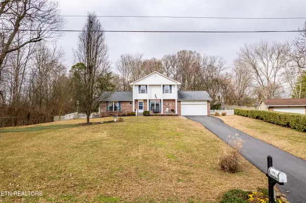 Farragut, TN 37934,613 Royal Way LN