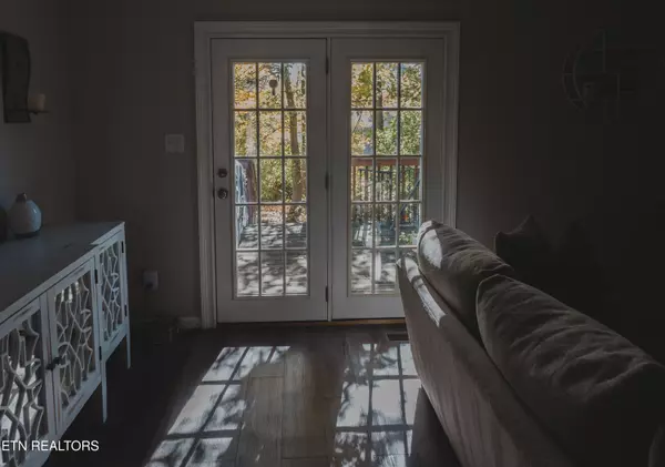 Knoxville, TN 37923,8942 Maple Ridge LN