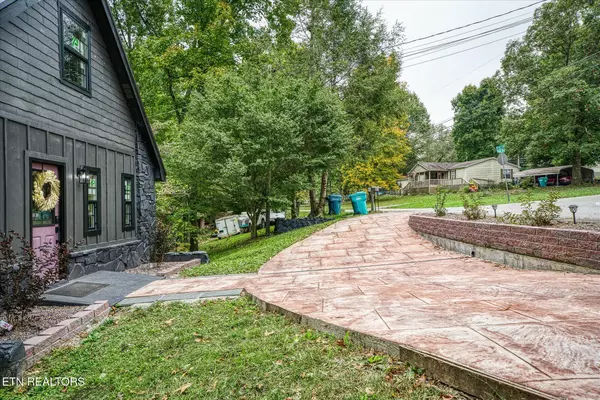 Crossville, TN 38555,37 River LN