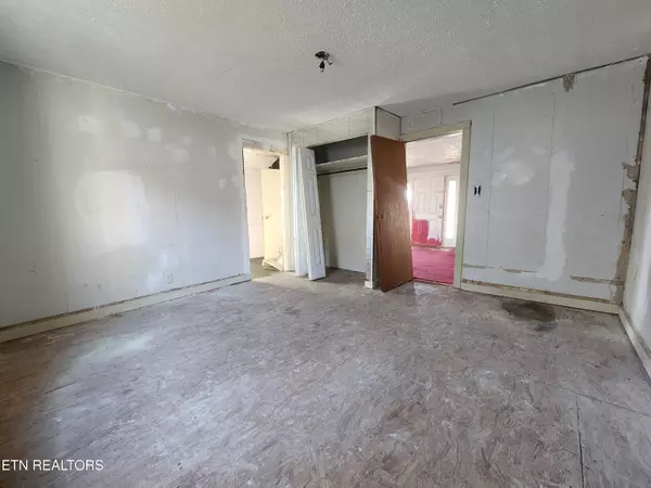 Lafollette, TN 37766,709 Ash St