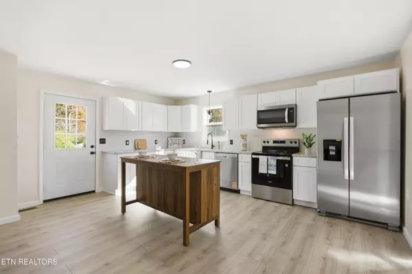 Crossville, TN 38571,37 Windy Acres DR