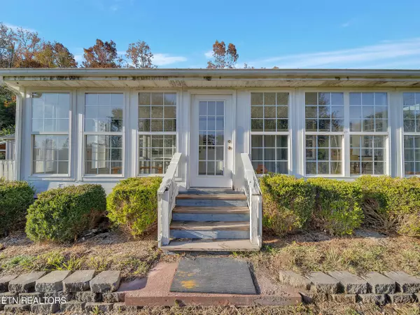 Lenoir City, TN 37771,9256 Hines Valley Rd