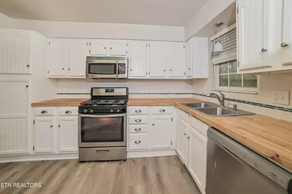 Powell, TN 37849,165 Cedar CIR