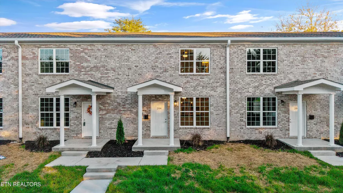 Knoxville, TN 37909,481 Broome Rd #204