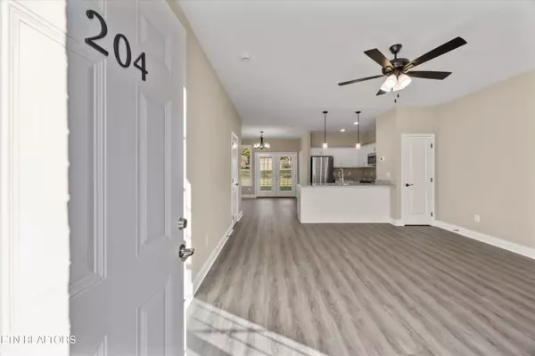 Knoxville, TN 37909,481 Broome Rd #205