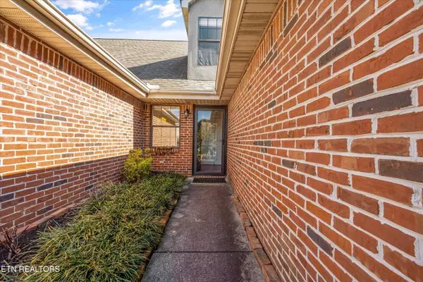 Knoxville, TN 37934,532 Farragut Commons DR