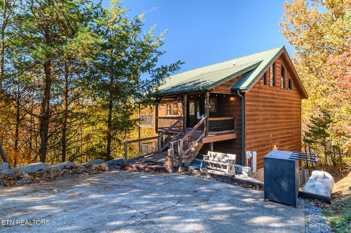 Sevierville, TN 37862,4104 Harvest Moon LN