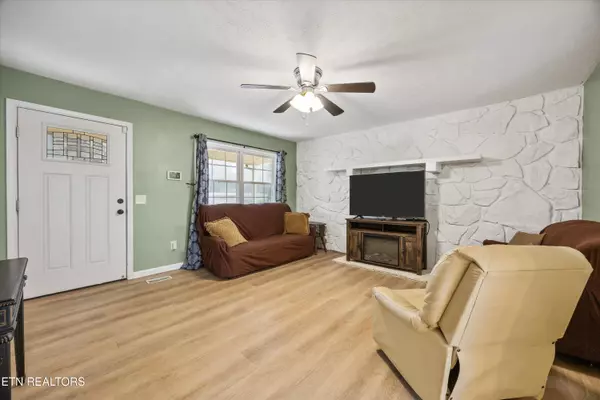 Kingston, TN 37763,1909 Lawnville Rd