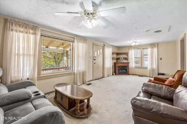 Philadelphia, TN 37846,266 County Road 293