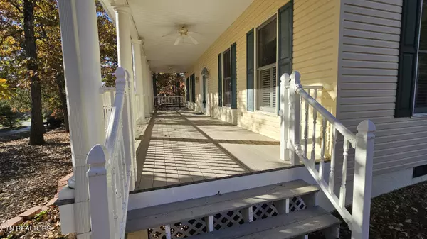 Loudon, TN 37774,302 Oostanali CIR