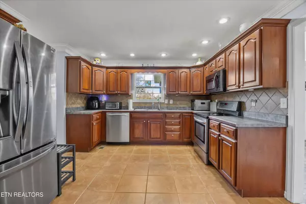 Knoxville, TN 37918,6213 Ridgeview Rd