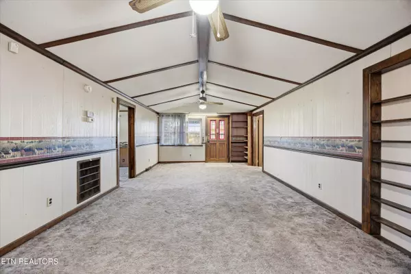 Jellico, TN 37762,335 High Street