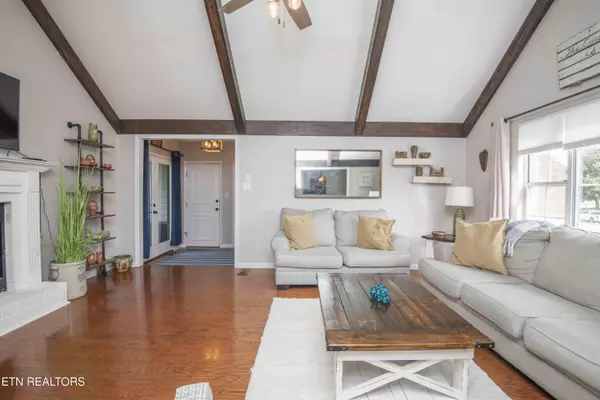 Lenoir City, TN 37772,442 Dairy LN