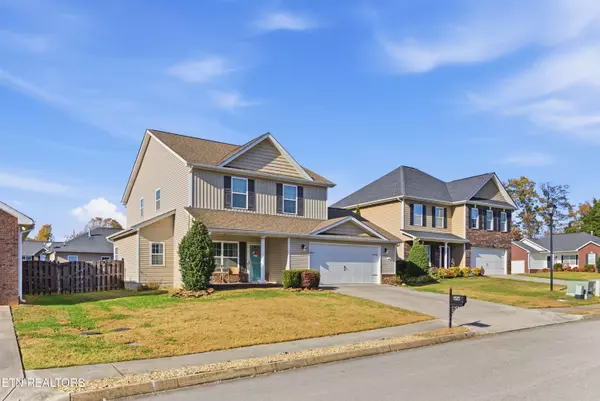 Knoxville, TN 37918,1525 Chariot LN