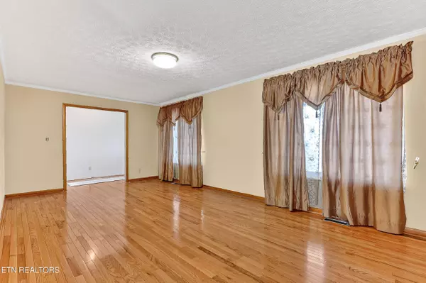 Oliver Springs, TN 37840,1480 Poplar Creek Rd