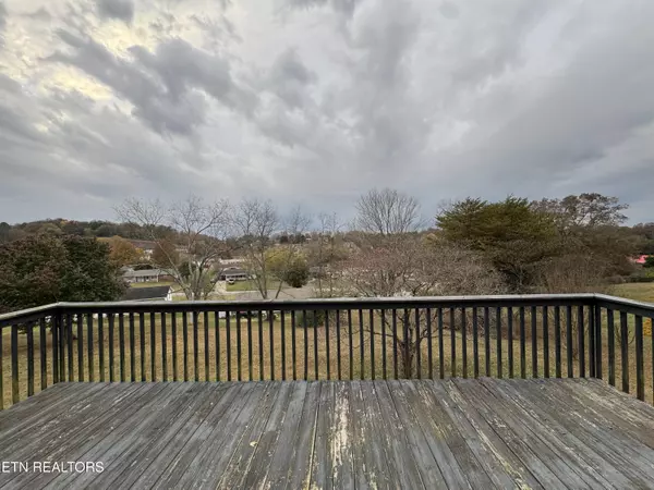 Loudon, TN 37774,421 River Bend DR