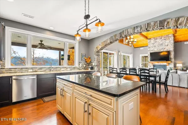 Lafollette, TN 37766,493 Bankwood LN