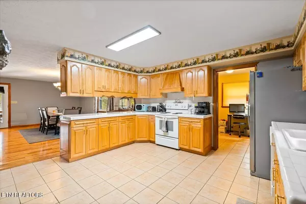 Jacksboro, TN 37757,496 Shawnee DR