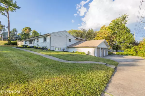 Knoxville, TN 37909,838 Whitehall Rd