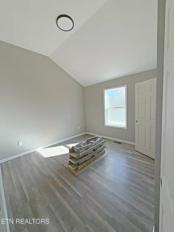 Lafollette, TN 37766,612 Fir St