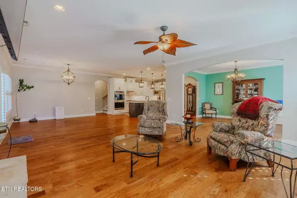 Lenoir City, TN 37771,159 Silver Maple St