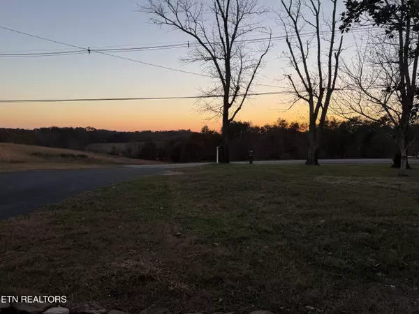 Clinton, TN 37716,328 Peach Orchard Rd