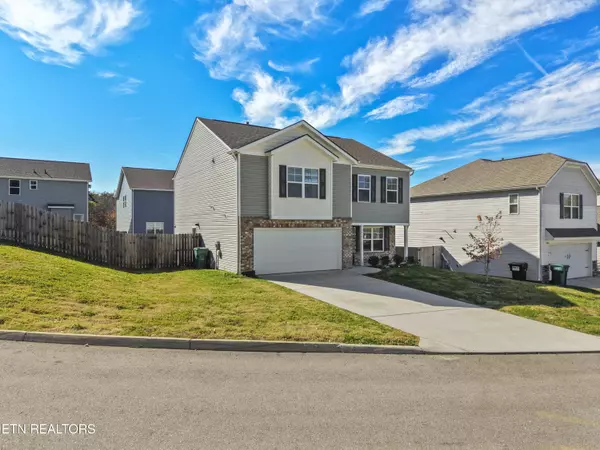 Heiskell, TN 37754,9435 Avian Forest LN