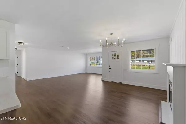 Knoxville, TN 37920,6001 Meadow Oak LN