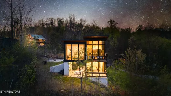 Gatlinburg, TN 37738,915 Smoky CT