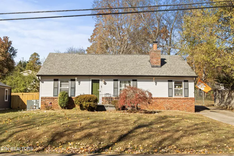 2207 Fenwood DR, Knoxville, TN 37918