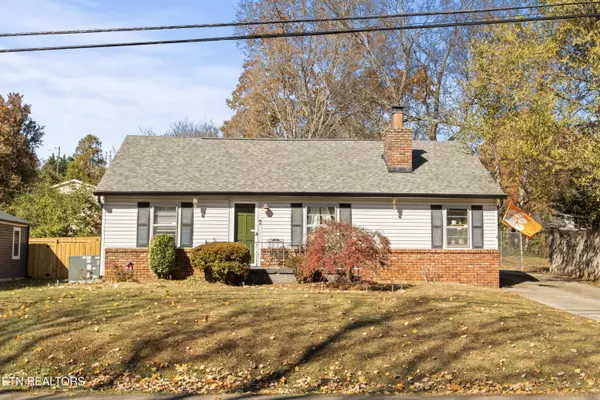 2207 Fenwood DR, Knoxville, TN 37918