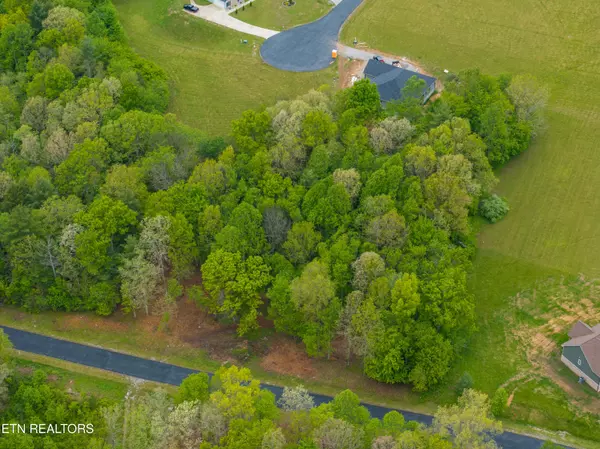 Crossville, TN 38555,323 Noah LN