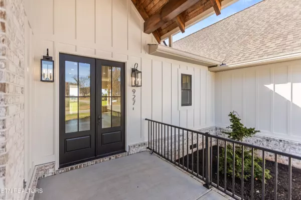 Greenback, TN 37742,927 Herbert DR