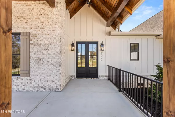 Greenback, TN 37742,927 Herbert DR