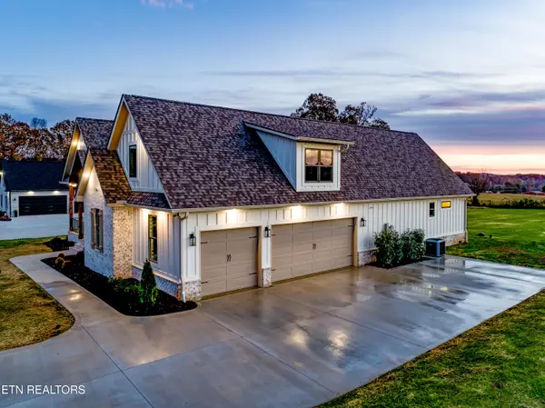 Greenback, TN 37742,927 Herbert DR