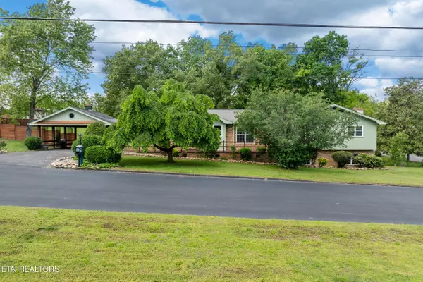 Sevierville, TN 37862,310 Hollywood CIR