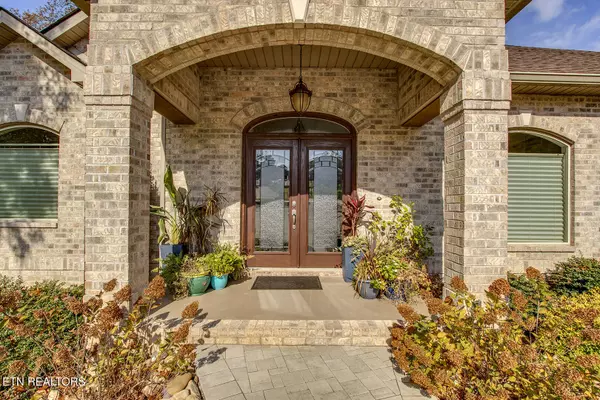 Loudon, TN 37774,211 Chickasaw Lane