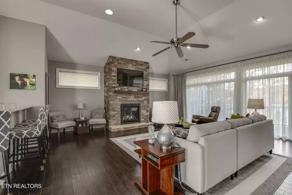 Loudon, TN 37774,211 Chickasaw Lane