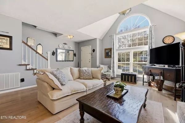 Knoxville, TN 37922,9800 Crestline DR