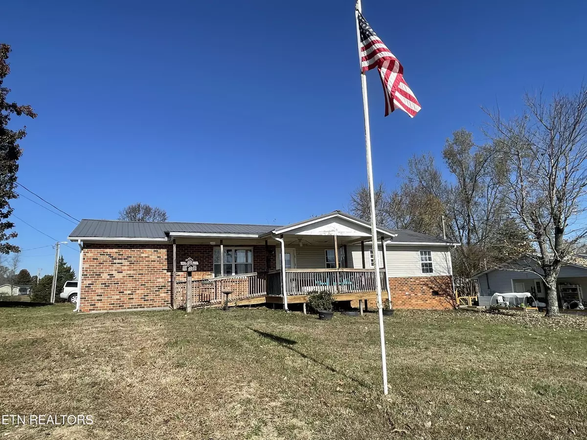 Tellico Plains, TN 37385,303 Curtis Rd
