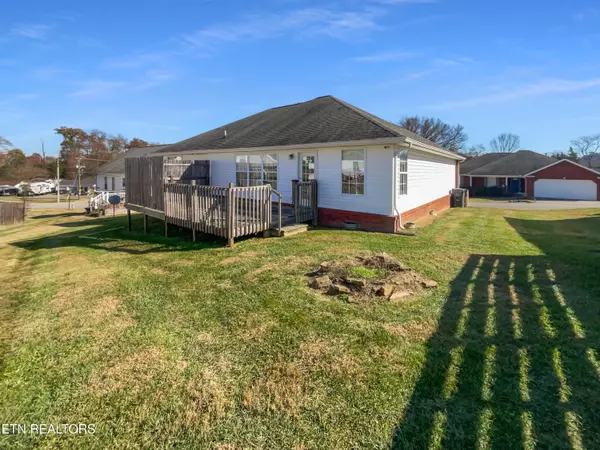 Knoxville, TN 37920,823 Colonial Estates WAY