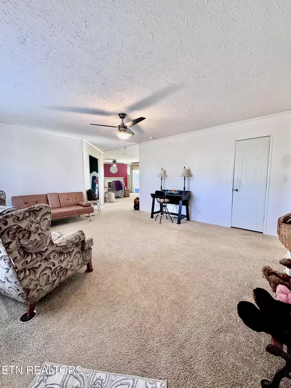 Strawberry Plains, TN 37871,9202 Strawberry Plains PIKE