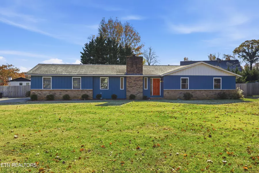 1021 Oxford Hills DR, Maryville, TN 37803