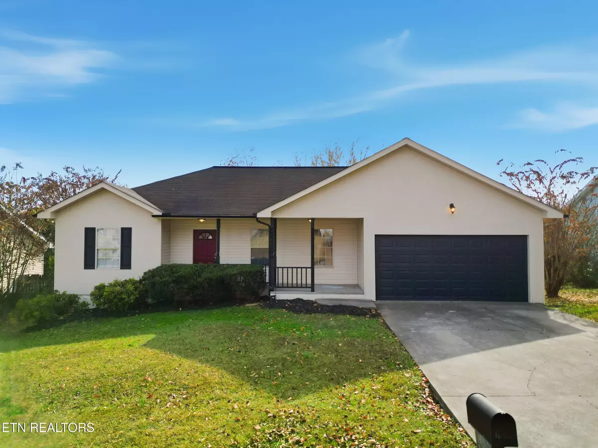 Knoxville, TN 37914,1652 Banyan LN