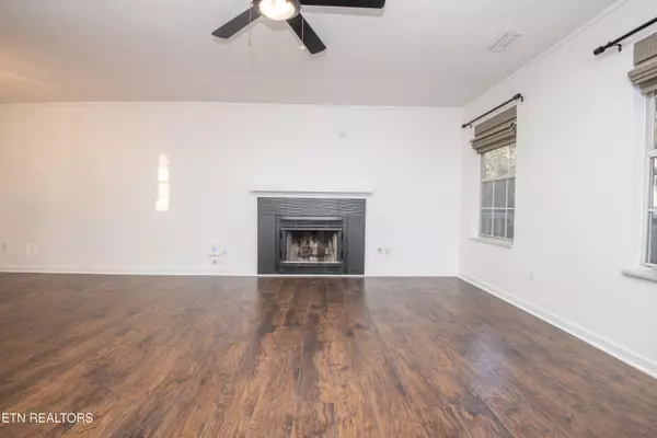 Knoxville, TN 37921,5836 Windtree LN