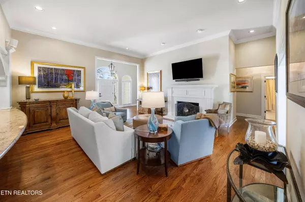 Knoxville, TN 37923,8829 Rosemont Blvd